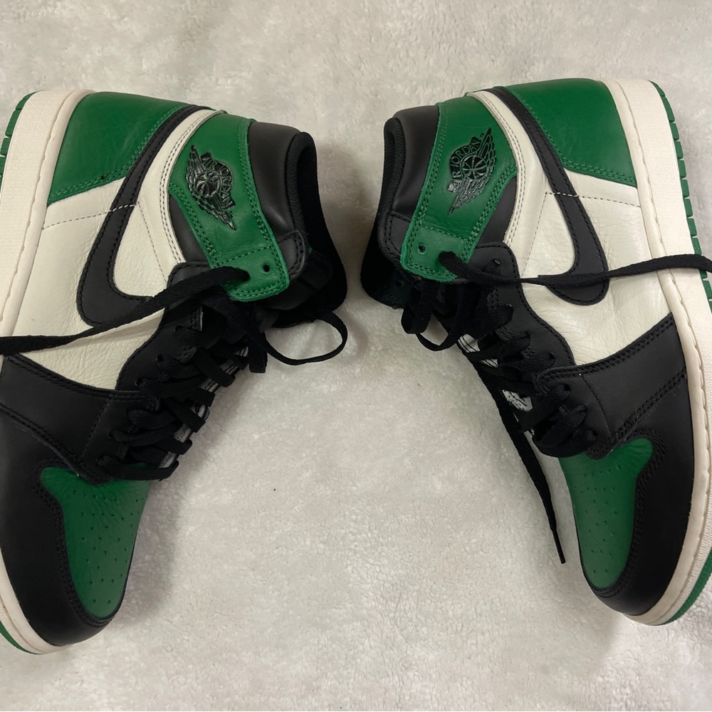 Jordan 1 pine green 1.0 flight club authenticated